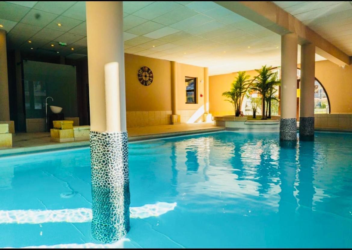 Appartements Avec Piscine Interieure Sauna Parking Etage 1 Au Centre Du Village Dans Residence Cami Real Saint-Lary-Soulan Exterior foto